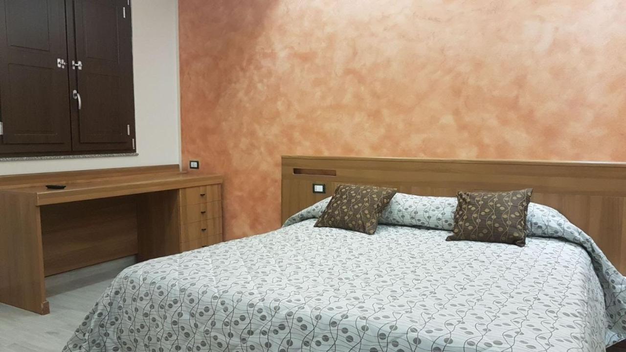 Hotel Caligiuri Decollatura Buitenkant foto